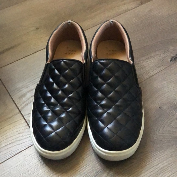 Black slip on sneakers - Picture 2 of 7